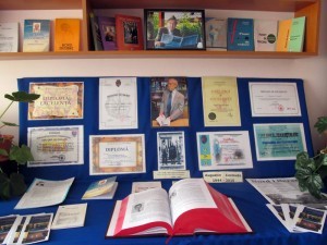 Colţul din bibliotecă, dedicat omului de cultură Augustin Cozmuţa