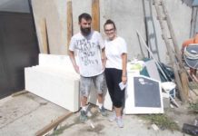 Andra şi fratele său, Mihai, în atelier